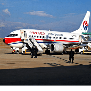 贵阳龙洞堡空运公司航空快运业稳步发展的原因是什么？